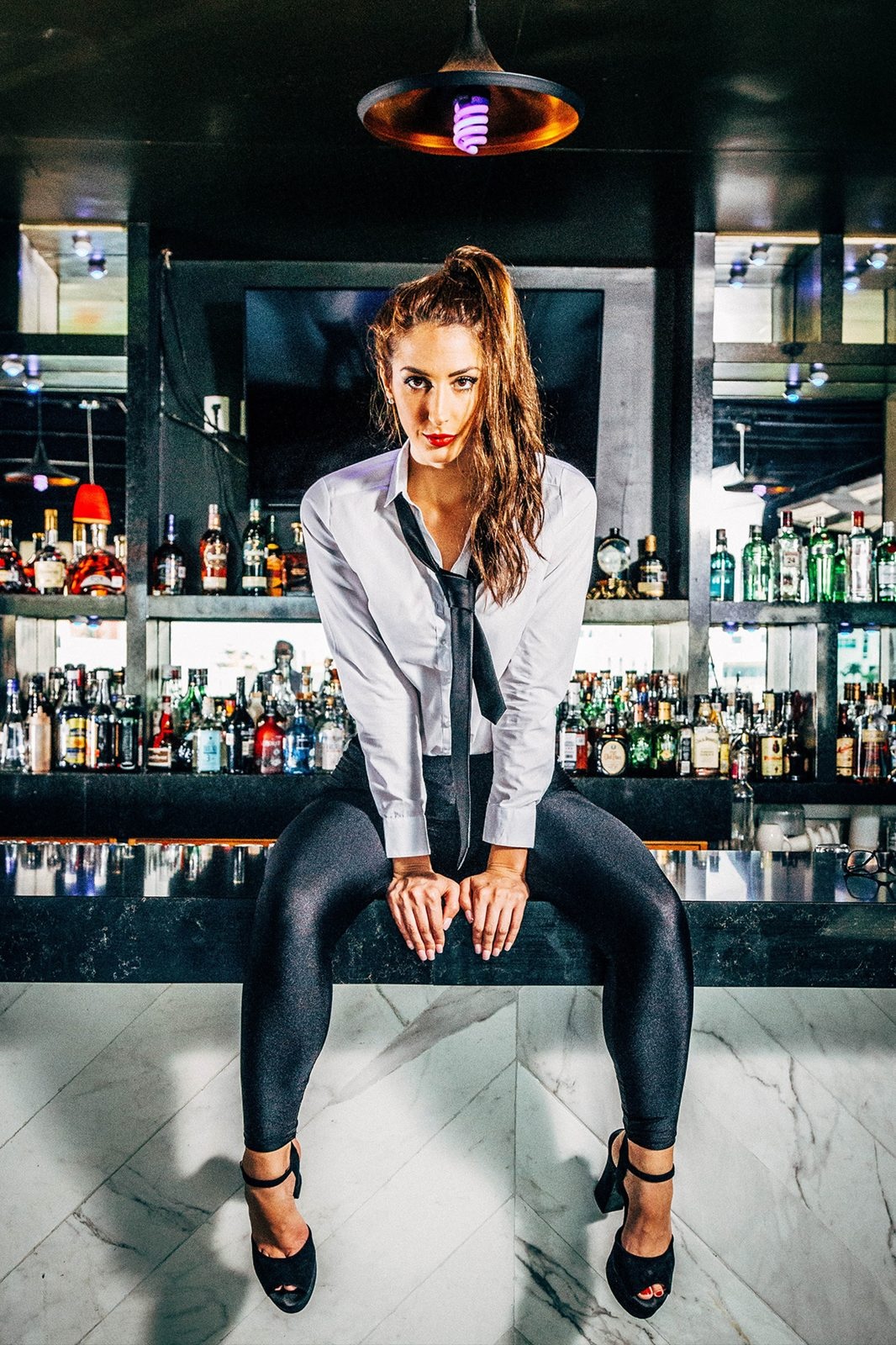 Editorial image at bar by Armando Ascorve